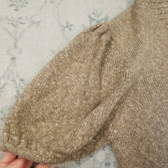 Bcbg max azria sweater size medium - Picture 3 of 5
